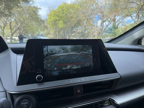 Used 2025 Toyota Prius LE image 20