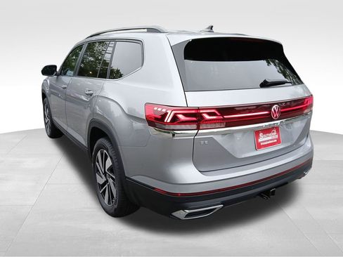 New 2026 Volkswagen Atlas SE FWD image 3