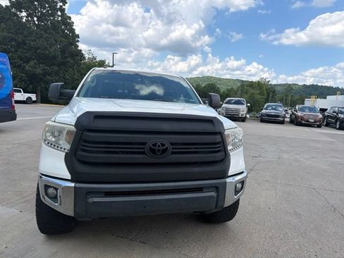 Used 2017 Toyota Tundra SR5 w/ SR5 Upgrade Package AWD/4WD image 6
