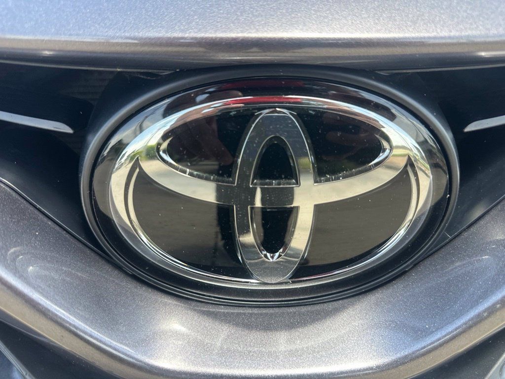 Used 2024 Toyota Camry SE FWD image 16