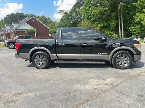 Used 2017 Nissan Titan Platinum Reserve RWD image 4