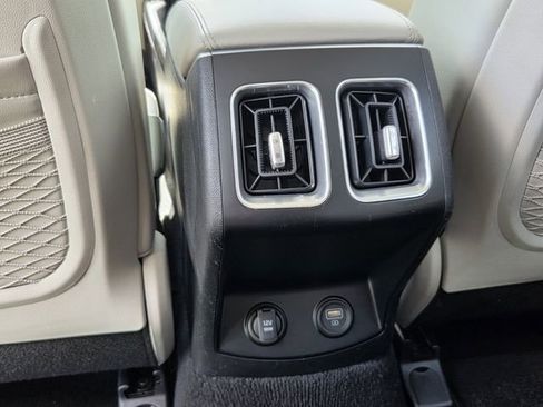 Used 2023 Kia Sorento EX w/ Panoramic Sunroof Package FWD image 17