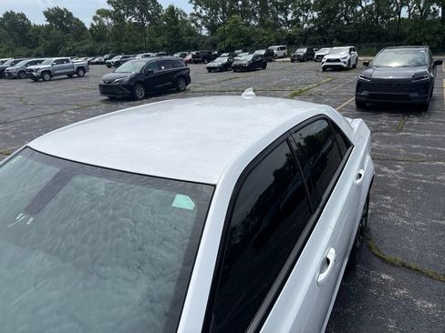 Used 2019 Chrysler 300 Touring w/ Sport Appearance Package AWD/4WD image 3