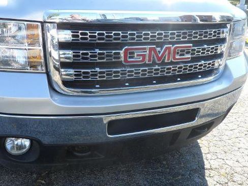 Used 2013 GMC Sierra 2500 SLE w/ SLE Preferred Package image 4