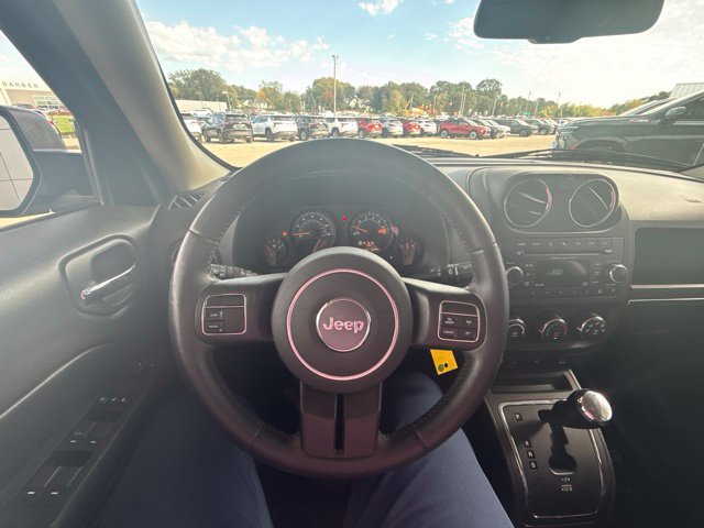 Used 2014 Jeep Patriot Latitude AWD/4WD image 16