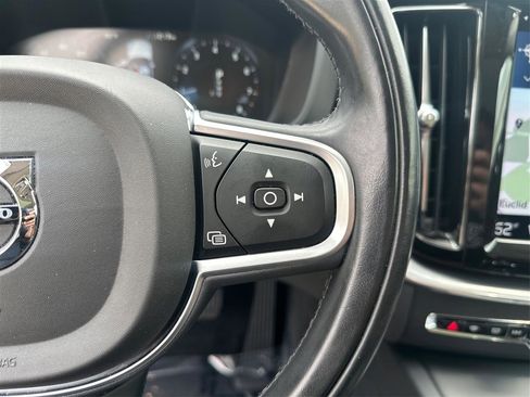 Used 2018 Volvo XC60 T5 Momentum w/ Convenience Package AWD/4WD image 34