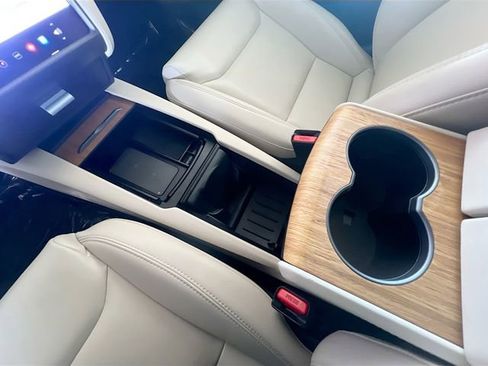 Used 2020 Tesla Model S Long Range Plus image 24