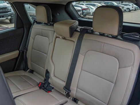 Used 2020 Ford Escape Titanium image 31