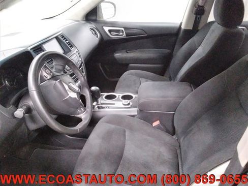 Used 2014 Nissan Pathfinder SV image 10