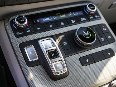 Used 2025 Hyundai Palisade SEL FWD image 18