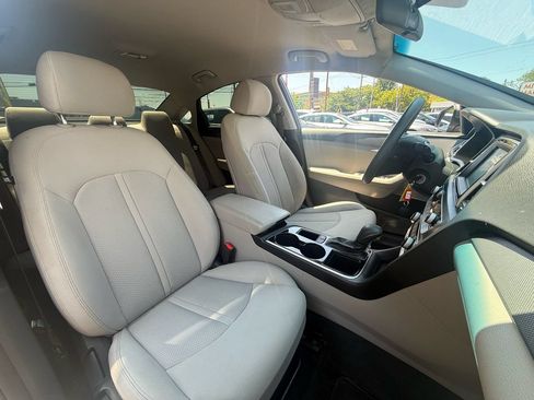 Used 2018 Hyundai Sonata SE FWD image 13