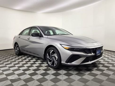 Certified 2025 Hyundai Sonata SEL AWD/4WD image 6