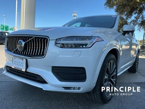 Certified 2021 Volvo XC90 T5 Momentum w/ Protection Package Premier image 11