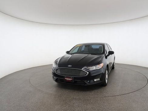Used 2020 Ford Fusion SE w/ Equipment Group 151A image 32