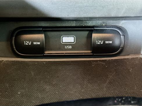 Used 2025 Kia Soul LX w/ LX Technology Package FWD image 25