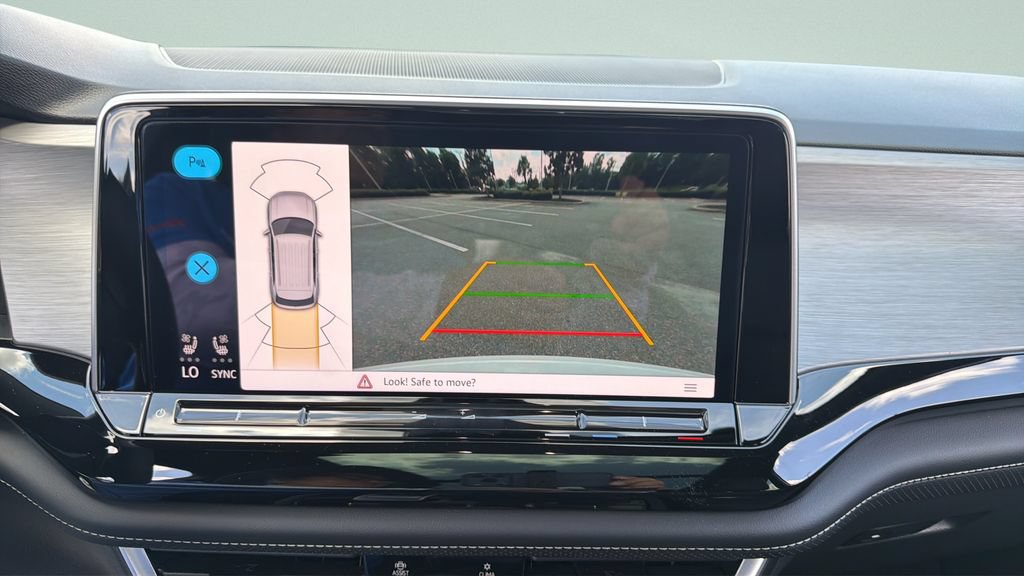 New 2026 Volkswagen Atlas Cross Sport SE FWD image 13