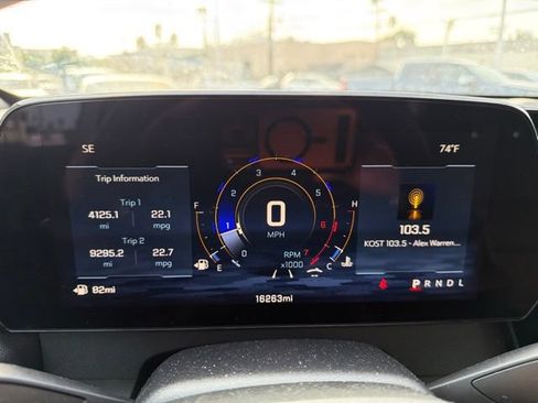 Used 2026 Chevrolet Traverse LT FWD image 9