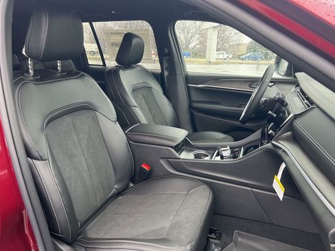 New 2026 Jeep Grand Cherokee Altitude AWD/4WD image 21