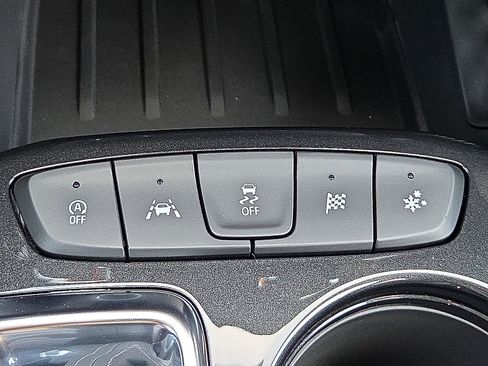 Used 2026 Chevrolet TrailBlazer LT w/ LT Cold Weather Package FWD image 17