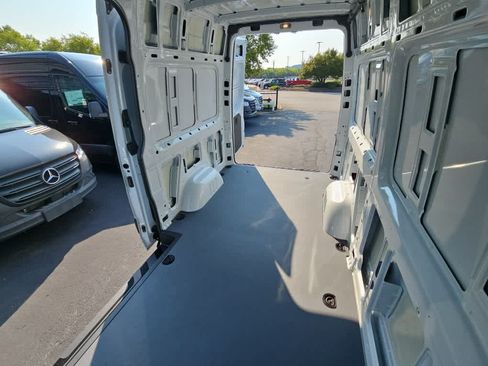 Used 2026 Mercedes-Benz Sprinter 2500 image 11