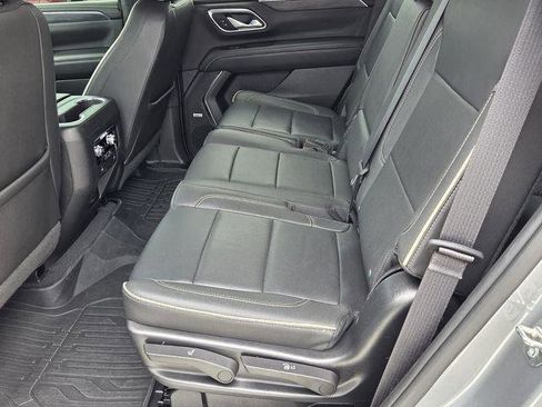 Used 2023 GMC Yukon SLT RWD image 13