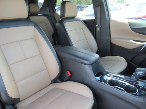 Used 2024 Chevrolet Equinox Premier FWD image 10