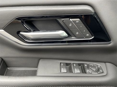 New 2026 GMC Yukon Denali w/ Sun & Power Step Package image 24