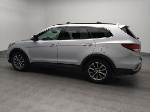 Used 2017 Hyundai Santa Fe SE image 3