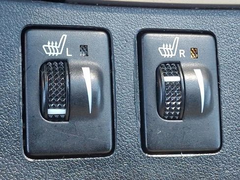 Used 2018 Toyota Highlander XLE AWD/4WD image 25