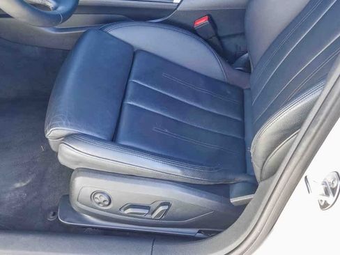 Used 2019 Audi A4 2.0T Premium w/ Convenience Package image 18