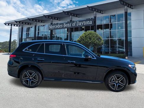 Used 2026 Mercedes-Benz GLC 300 image 3