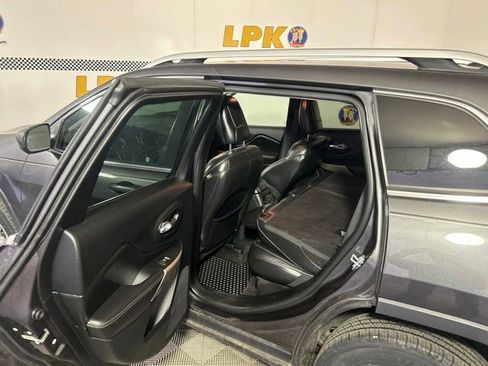 Used 2017 Jeep Cherokee Latitude w/ True North Edition AWD/4WD image 35