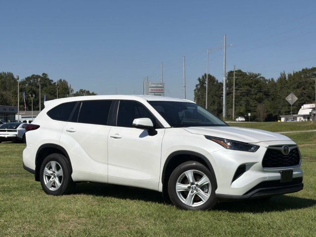 Used 2023 Toyota Highlander L FWD image 13