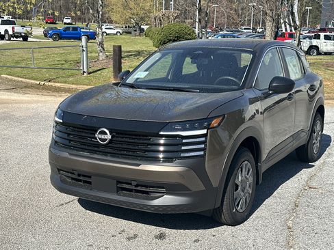 New 2026 Nissan Kicks S image 1