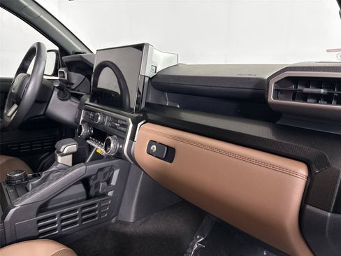 Certified 2025 Toyota 4Runner Limited AWD/4WD image 43