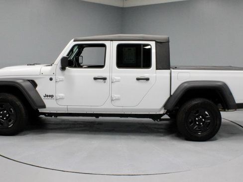 Used 2025 Jeep Gladiator Sport AWD/4WD image 7