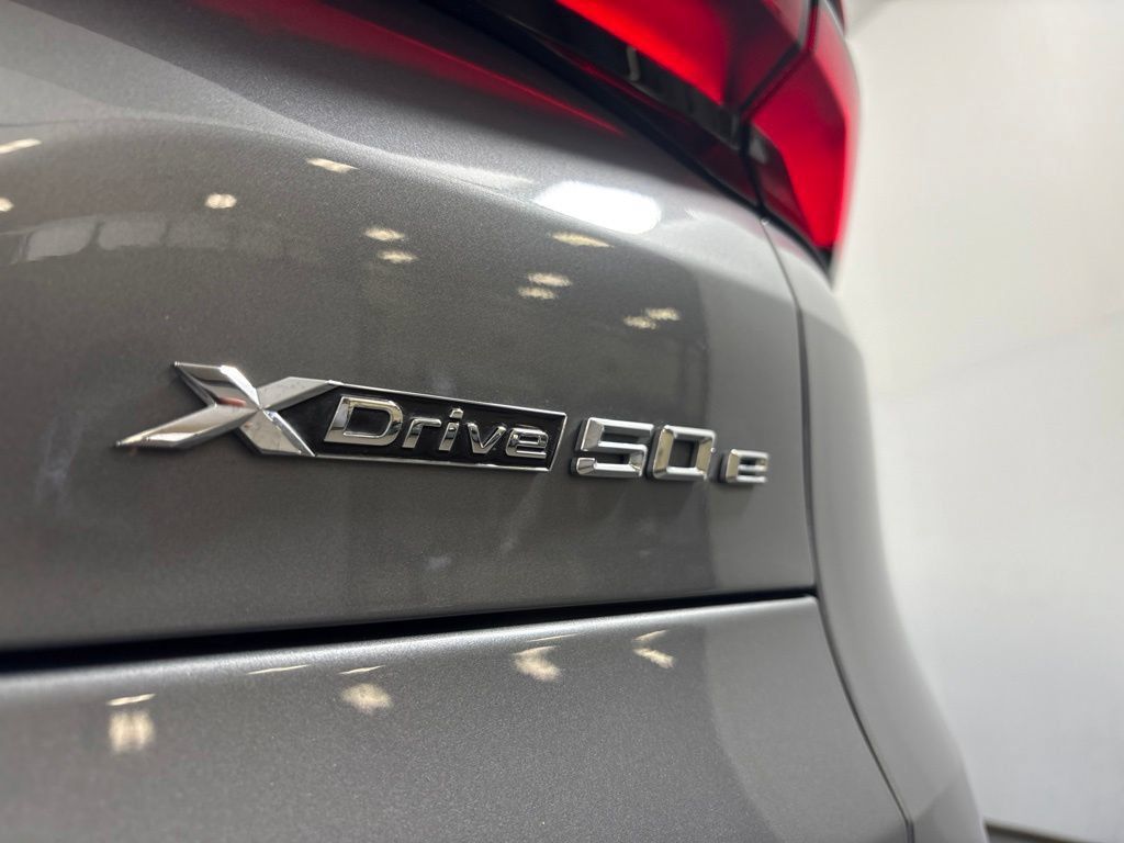 Certified 2024 BMW X5 xDrive50e w/ Premium Package AWD/4WD image 10