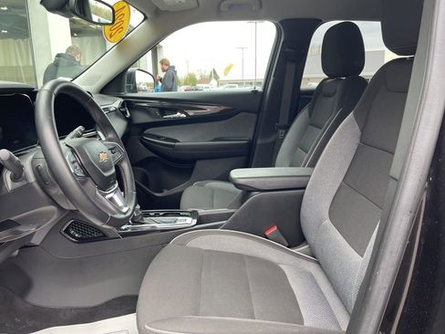 Used 2024 Chevrolet TrailBlazer LT w/ Convenience Package AWD/4WD image 11