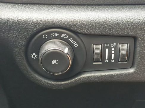 New 2026 Chrysler Pacifica Select w/ S Appearance Package image 28