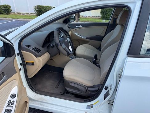 Used 2013 Hyundai Accent GLS FWD image 3