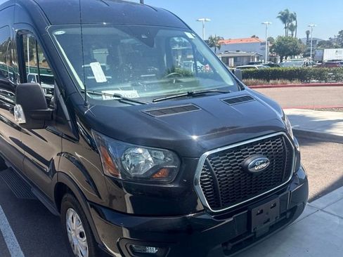 Used 2025 Ford Transit 350 XLT RWD image 3