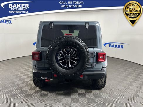 Used 2025 Jeep Wrangler Unlimited Rubicon image 8
