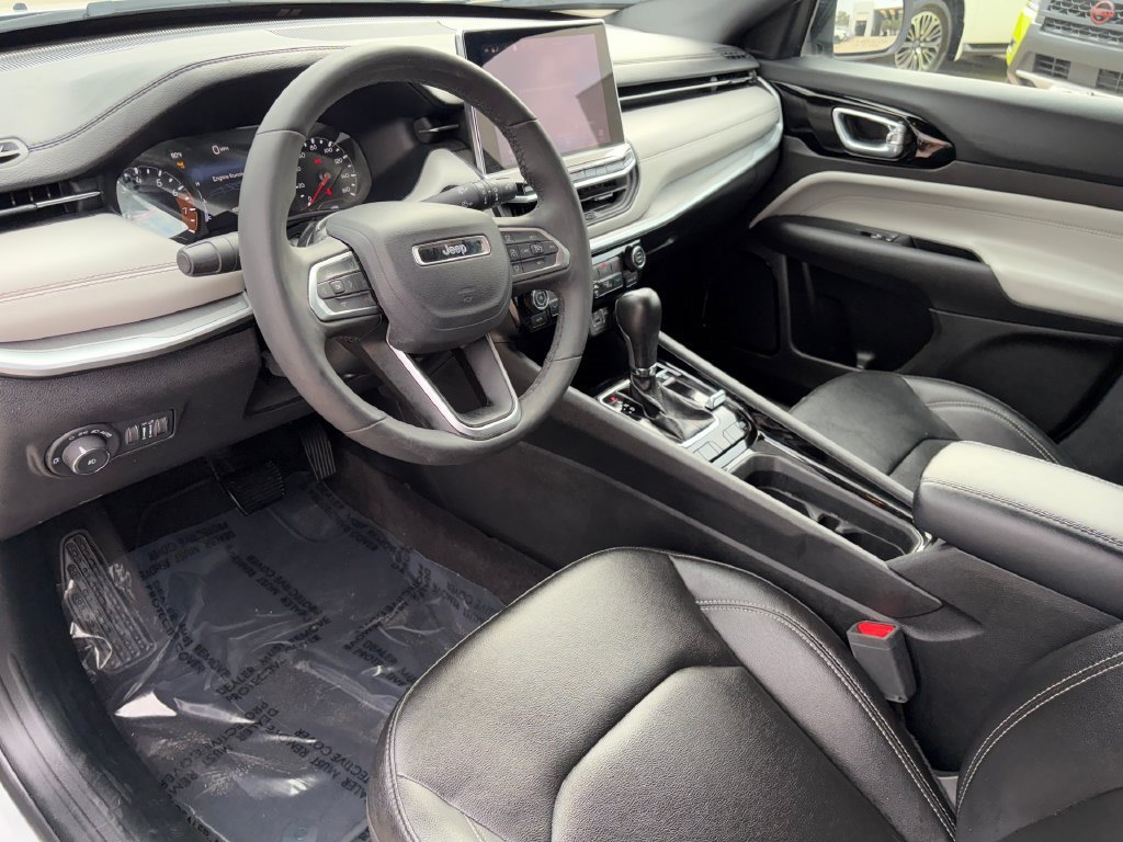 Used 2025 Jeep Compass Limited AWD/4WD image 8