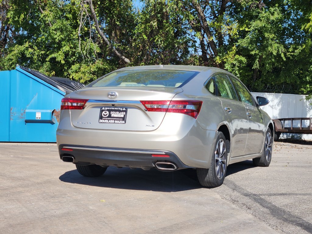 Used 2016 Toyota Avalon XLE Premium FWD image 4