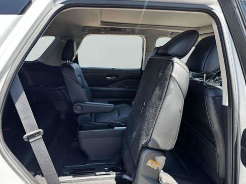 Used 2023 Nissan Pathfinder SL w/ SL Premium Package FWD image 52