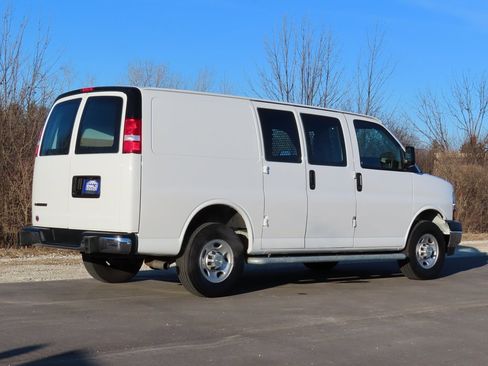 Used 2024 Chevrolet Express 2500 w/ Driver Convenience Package image 3