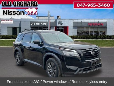 Used 2023 Nissan Pathfinder SV w/ Black Appearance Package image 5