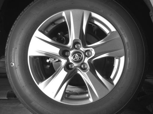 Used 2024 Toyota RAV4 XLE w/ Convenience Package AWD/4WD image 15