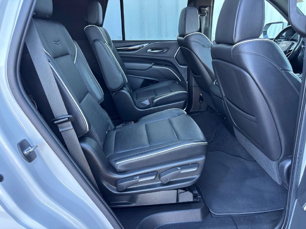 Used 2021 Cadillac Escalade Sport w/ LPO, ONYX Package AWD/4WD image 19