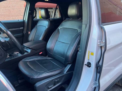 Used 2019 Ford Explorer Sport w/ Equipment Group 401A AWD/4WD image 11